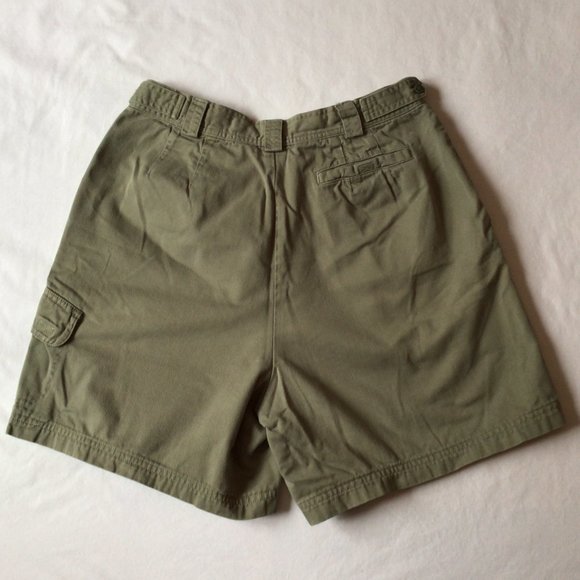 Cherokee - Light green pleated shorts - Picture 2 of 6